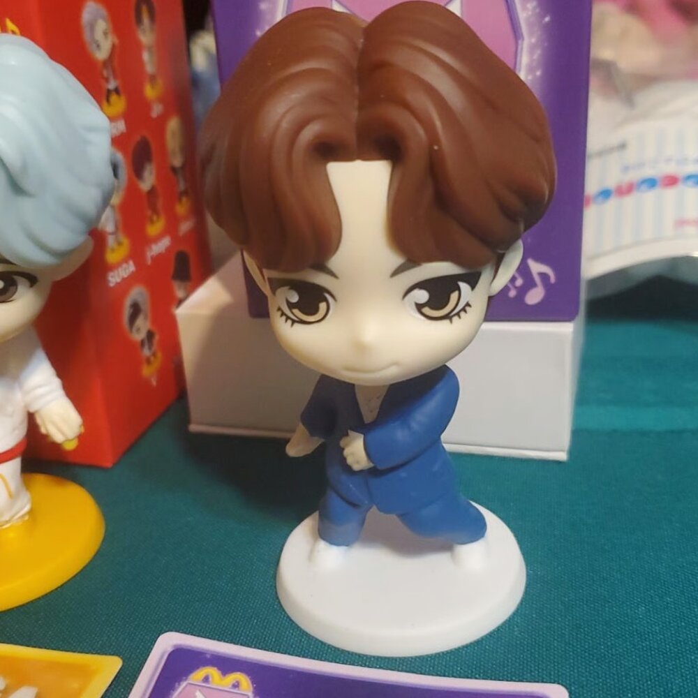 BTS V kpop McDonald's figure